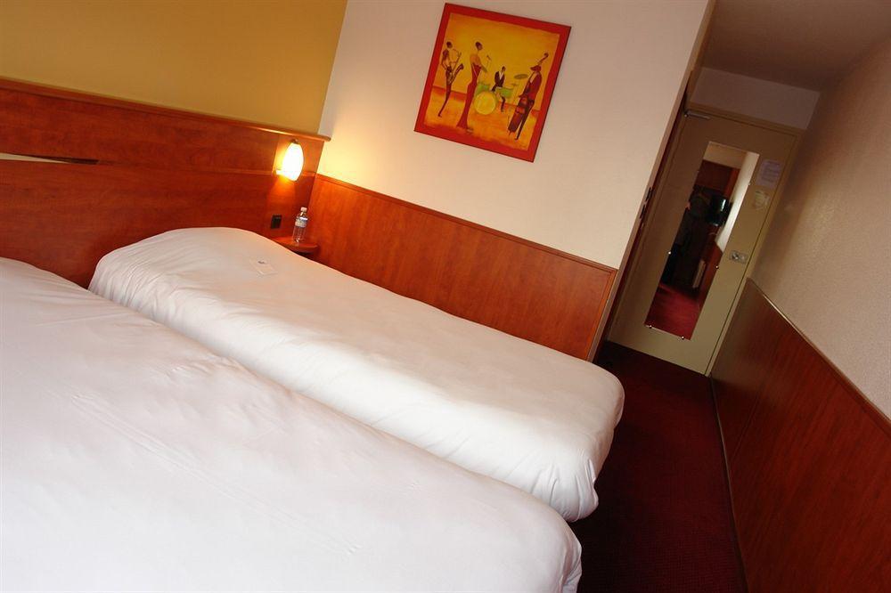 Brit Hotel Rennes Cesson Kültér fotó