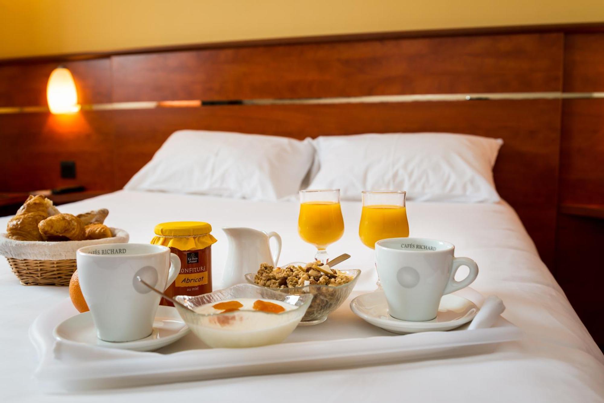Brit Hotel Rennes Cesson Kültér fotó